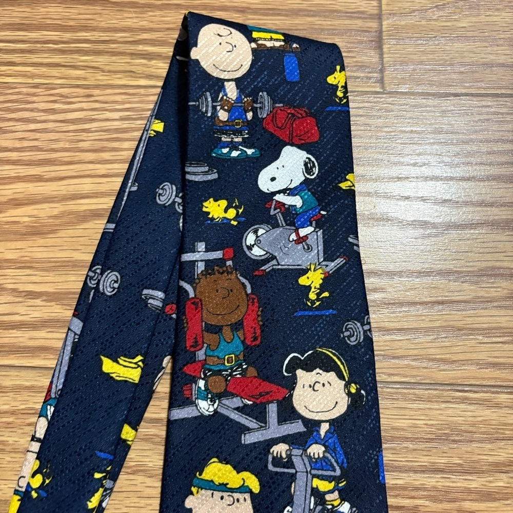Peanuts Tie - Picture 3 of 5